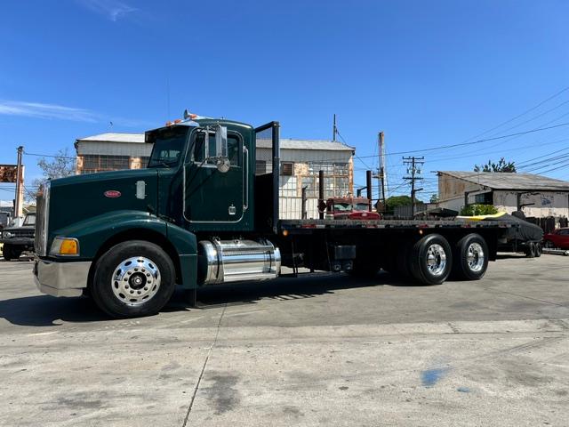 1998 Peterbilt 385 22' Flatbed - Image 10