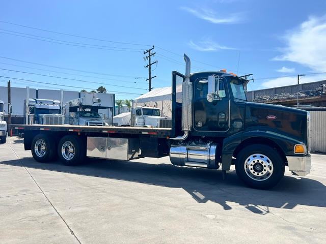 1998 Peterbilt 385 22' Flatbed - Image 5