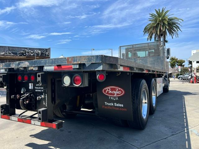 1998 Peterbilt 385 22' Flatbed - Image 7
