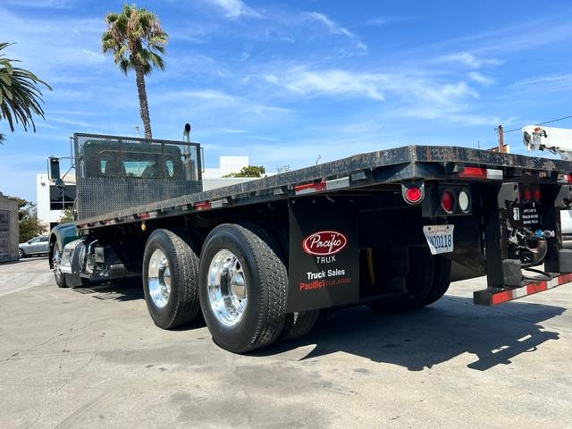 1998 Peterbilt 385 22' Flatbed - Image 9